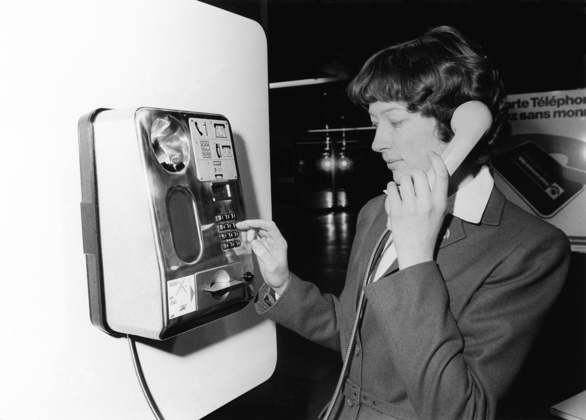 1980.05ExpoPubliphonesCartesGareMontparnasse